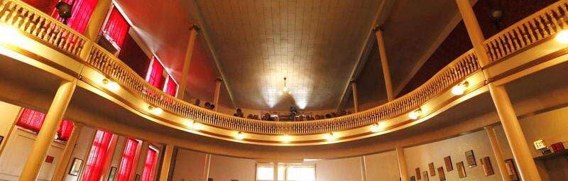 the famous horseshoe balcony